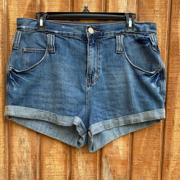 BDG Urban Outfitters high rise roll up short - Picture 1 of 12